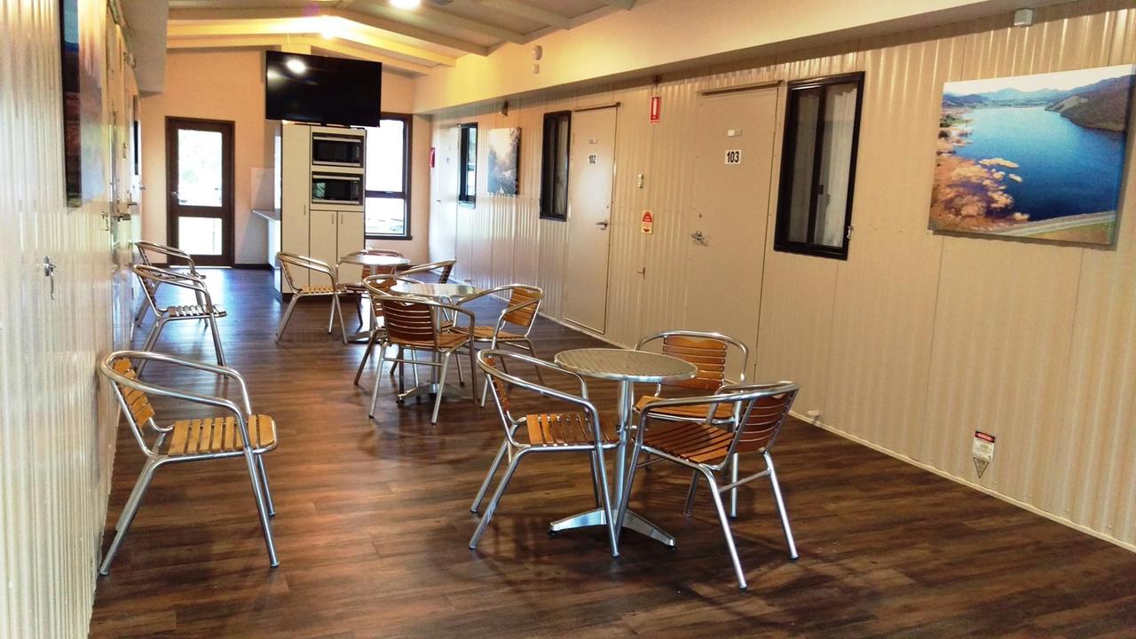 Khancoban Lakeside Caravan Park エクステリア 写真