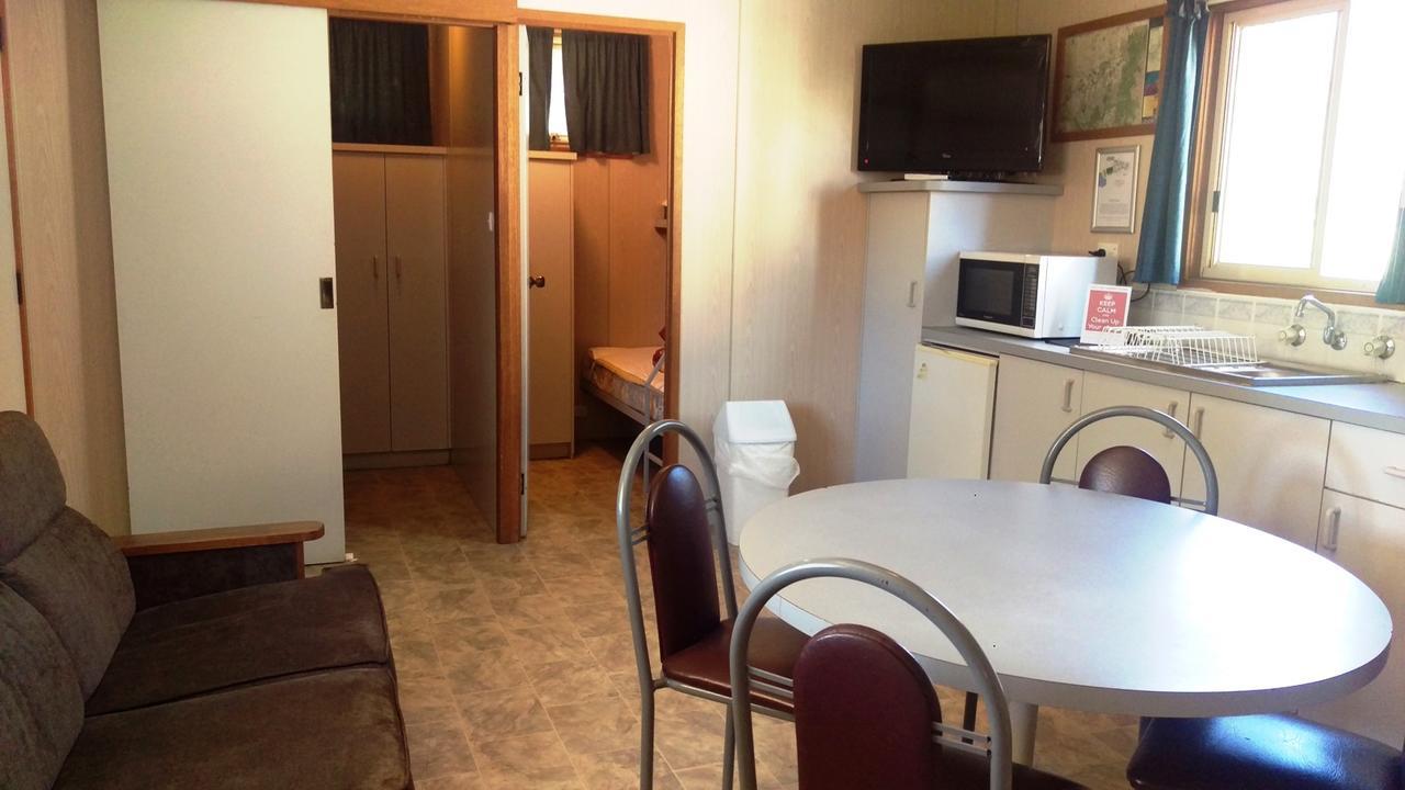 Khancoban Lakeside Caravan Park エクステリア 写真