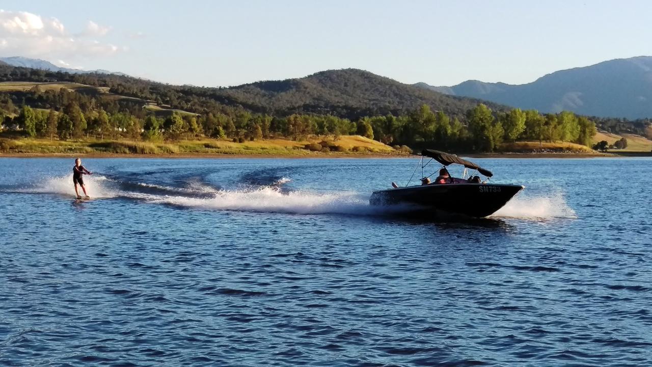 Khancoban Lakeside Caravan Park エクステリア 写真