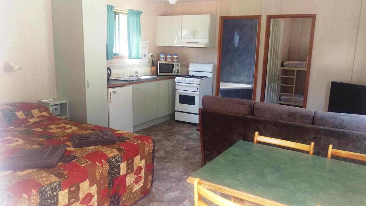 Khancoban Lakeside Caravan Park エクステリア 写真