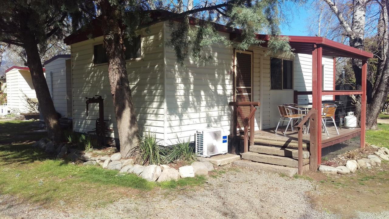 Khancoban Lakeside Caravan Park エクステリア 写真